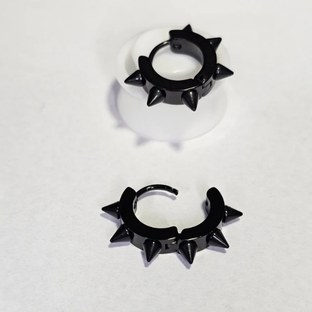 spike hoop earrings - Picture 4 of 7